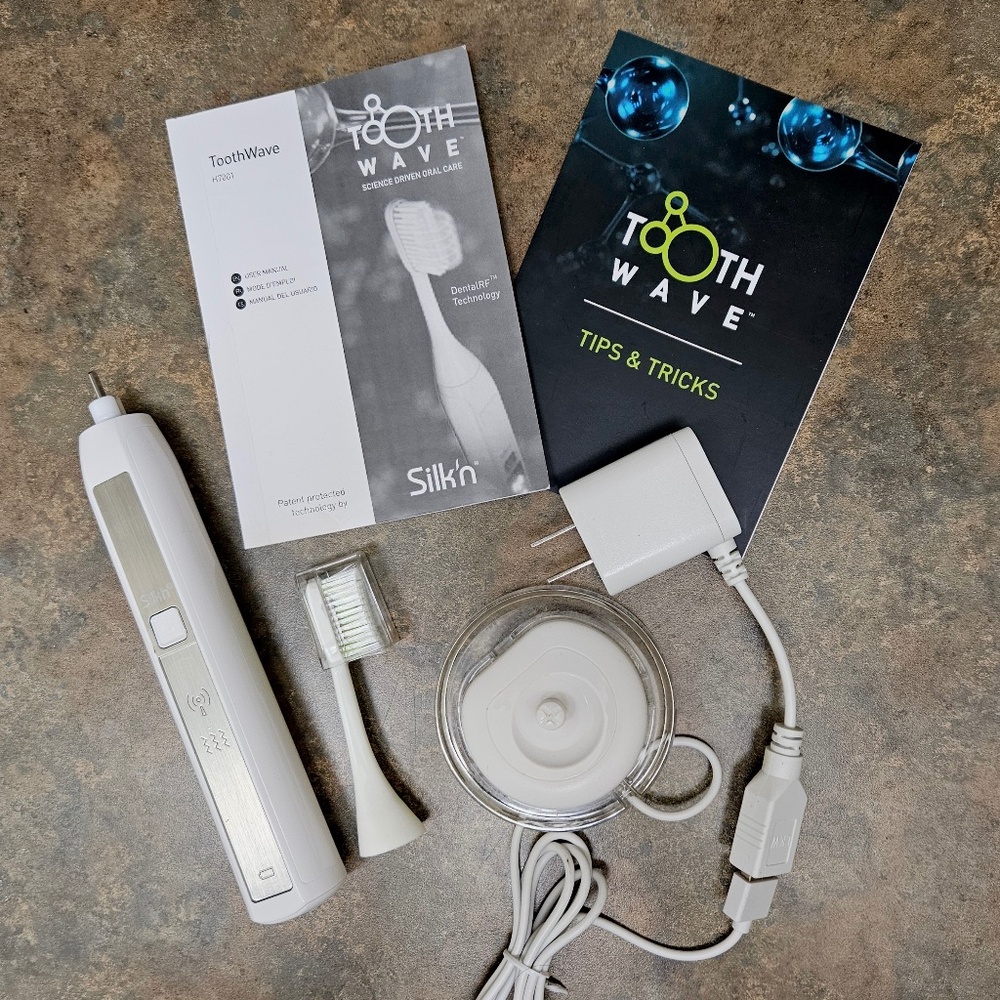 Silk'n Toothwave electric toothbrush.
